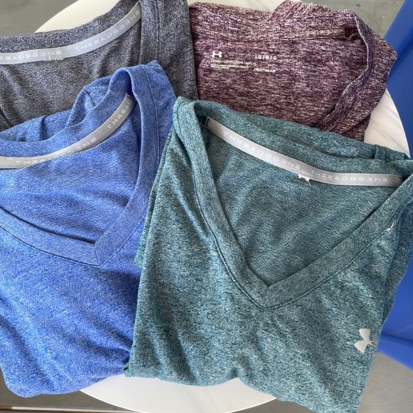 SET OF 4 Champion Fitness Tees. V-neck - Picture 6 of 7